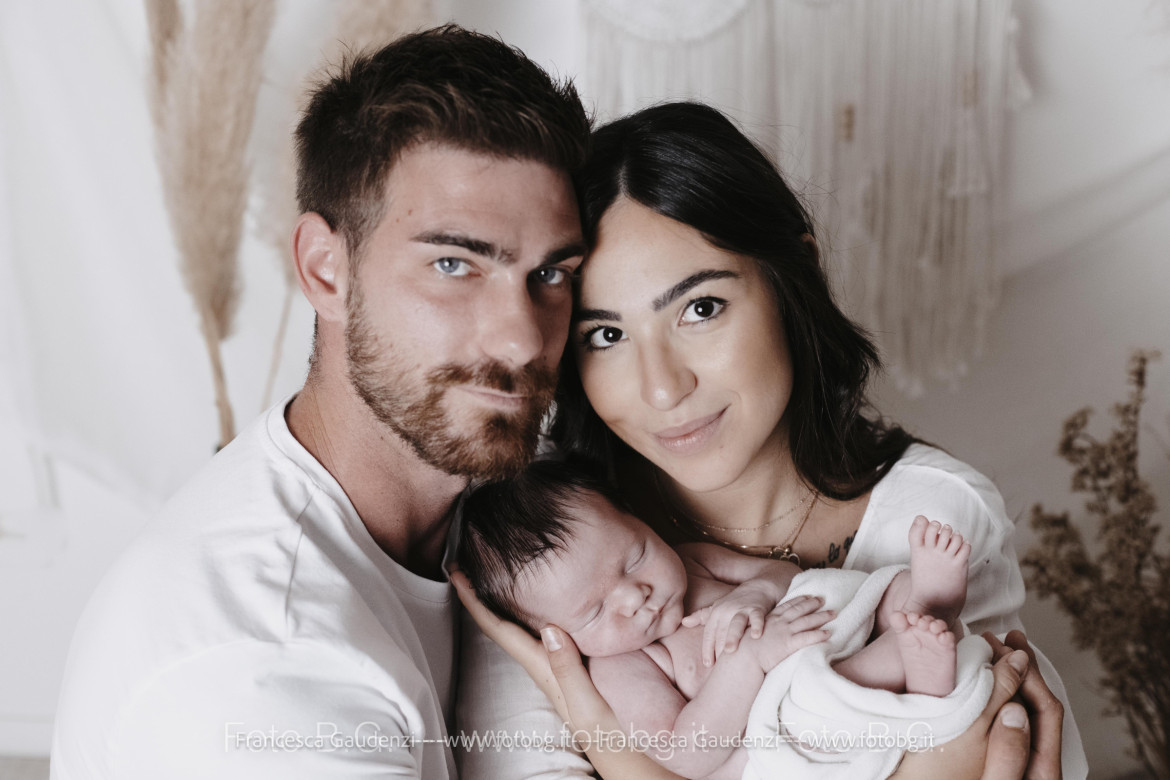 Servizio fotografico Newborn con mamma e papà